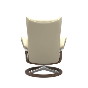Stresslesswing Signature Large Chair Paloma Vanilla Leather Walnut Base