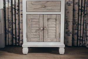 Seawinds Islamorada Clean White & Grey 1-Drawer 2-Door Electrified Coastal Nightstand