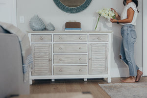 Seawinds Islamorada Clean White & Grey 6-Drawer 2-Door Dresser