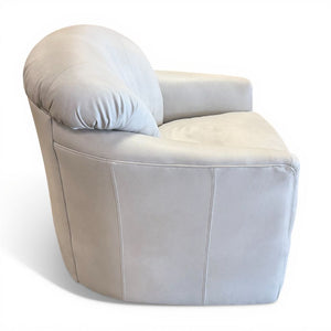 King Hickory Zeuss Swivel Glide Chair in Portia Luna leather