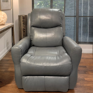 Southern Motion Fame Maximus Blue Sky Leather Power Rocker Recliner
