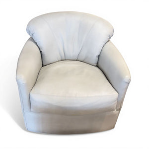 King Hickory Zeuss Swivel Glide Chair in Portia Luna leather