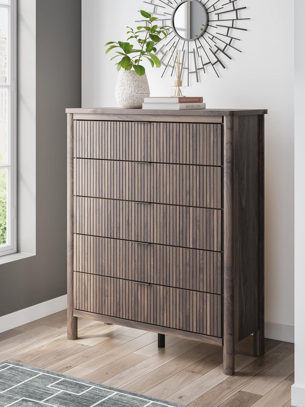 Pamytta Wide 5-Drawer Chest Brown