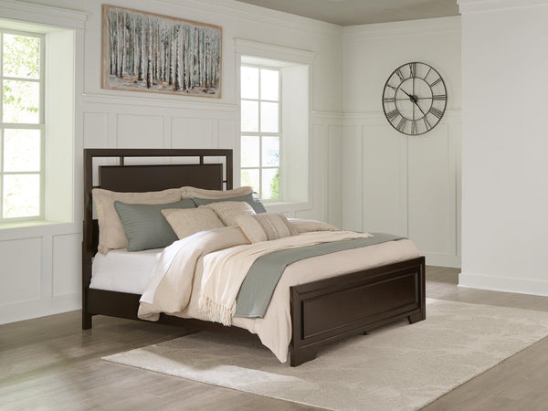 Covetown Queen Panel Bed Dark Brown
