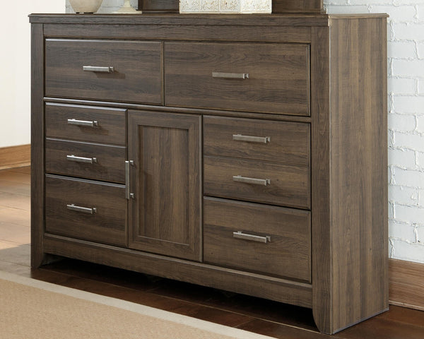 Juararo Dresser, Chest & Nightstand