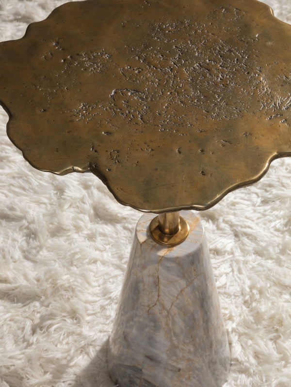 Artistica Home by Lexington Signature Designs Moriarty Round Spot Table