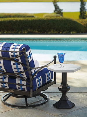 Tommy Bahama Outdoor by Lexington Pavlova Accent Table