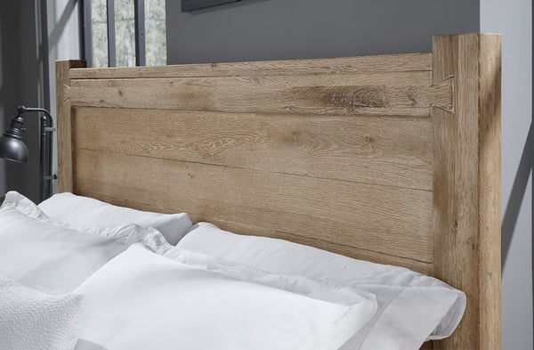 Vaughan-Bassett Dovetail Sun Bleached White California King Poster Bed with Poster Footboard
