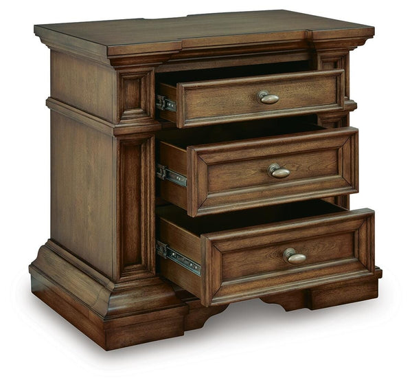 Frantanna 3-Drawer Nightstand with USB Brown