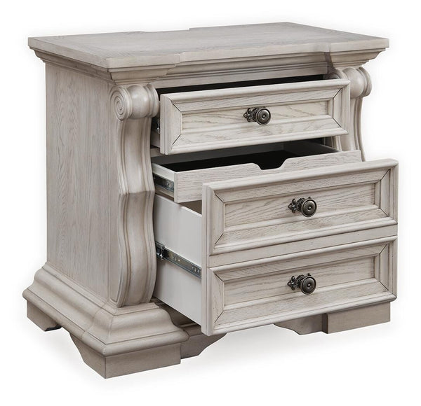 Bruchandi 3-Drawer Nightstand with USB Antique White