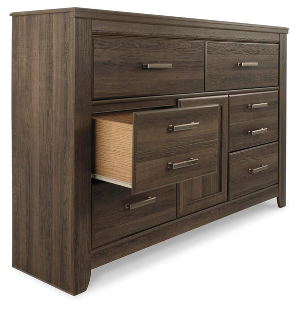 Juararo Queen Poster Bed & Dresser Dark Brown