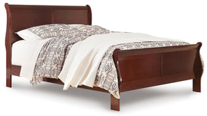 Alisdair Queen Sleigh Bed, Chest & 2 Nightstands Reddish Brown
