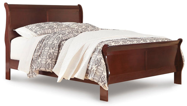 Alisdair Queen Sleigh Bed, Chest & 2 Nightstands Reddish Brown