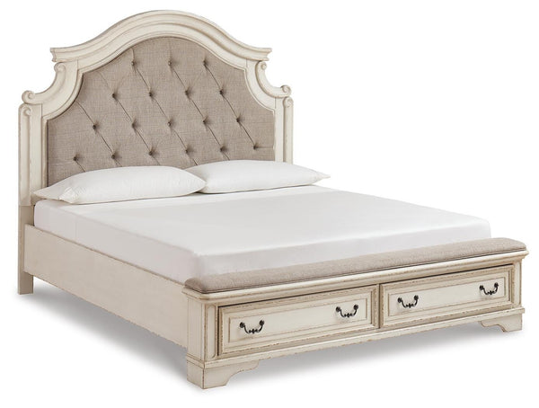 Realyn King Panel Bed, Dresser, Mirror & 2 Nightstands Two-tone