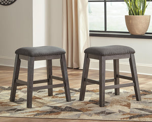 Caitbrook Counter-Height Dining Table & 4 Barstools Gray