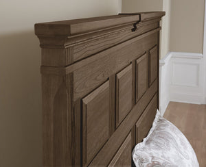 Vaughan-Bassett Heritage Cobblestone Oak Queen Mansion Bed