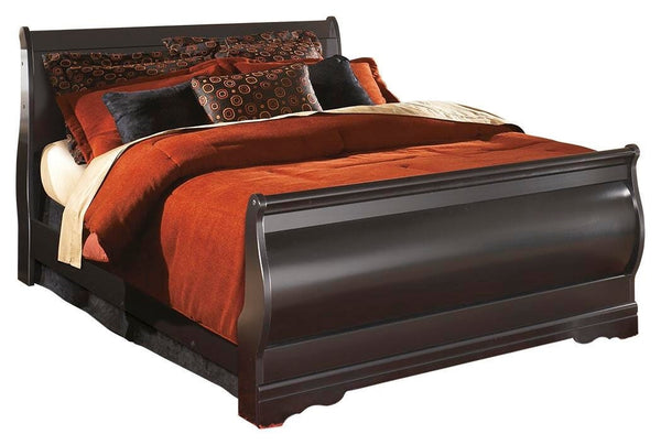 Huey Vineyard Queen Sleigh Bed, Dresser, Mirror, Chest, & 2 Nightstands Black