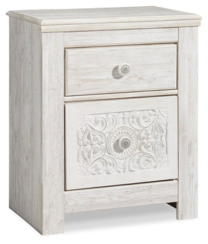 Paxberry Queen Panel Bed, Dresser, Mirror & Nightstand Whitewash