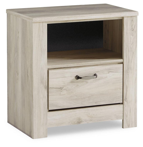 Bellaby King Panel Bed, Dresser, Mirror & 2 Nightstands Whitewash