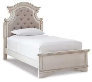 Realyn Twin Panel Bed, Dresser, Mirror & Nightstand Two-tone
