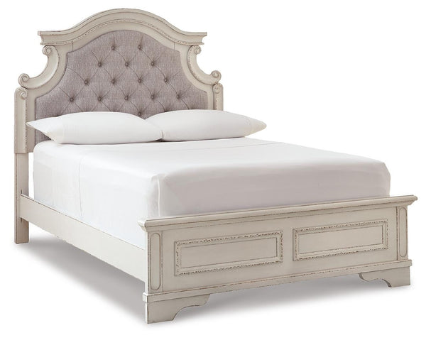 Realyn Full Panel Bed, Dresser, Mirror & Nightstand Two-tone