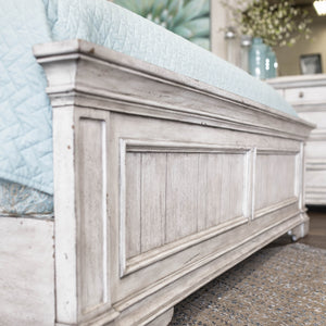 Steve Silver Highland Park King Bed In Cathedral White