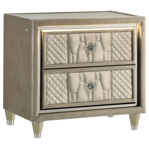 Coaster Lorient 4-Piece King Bedroom Set Ivory & Camel
