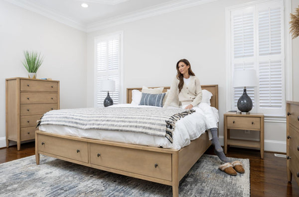 Seawinds Finn & Louise Chatham King Warm Maple Storage Complete Bed