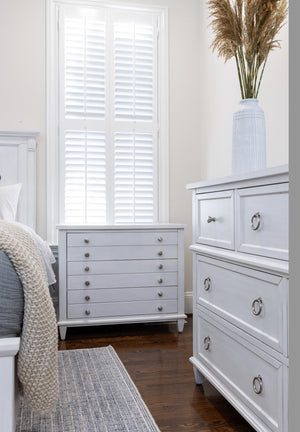 Seawinds Finn & Louise Point Breeze 3-Drawer Bachelors Chest in Fresh White & Soft Grey Glaze