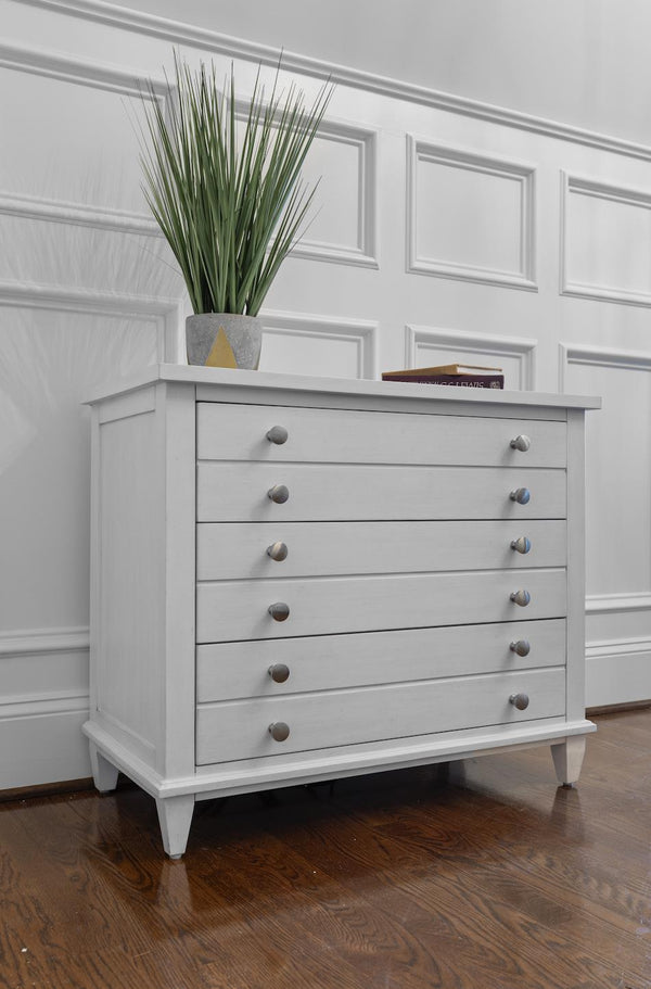 Seawinds Finn & Louise Point Breeze 3-Drawer Bachelors Chest in Fresh White & Soft Grey Glaze