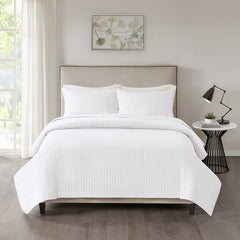Olliix 510 Design Otto White King/California 3-Piece Reversible Quilt Set