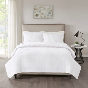 Olliix 510 Design Otto White King/California 3-Piece Reversible Quilt Set