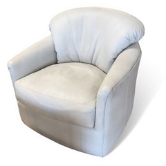 King Hickory Zeuss Swivel Glide Chair in Portia Luna leather
