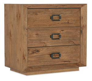 Hooker Furniture Big Sky 3-Drawer Nightstand