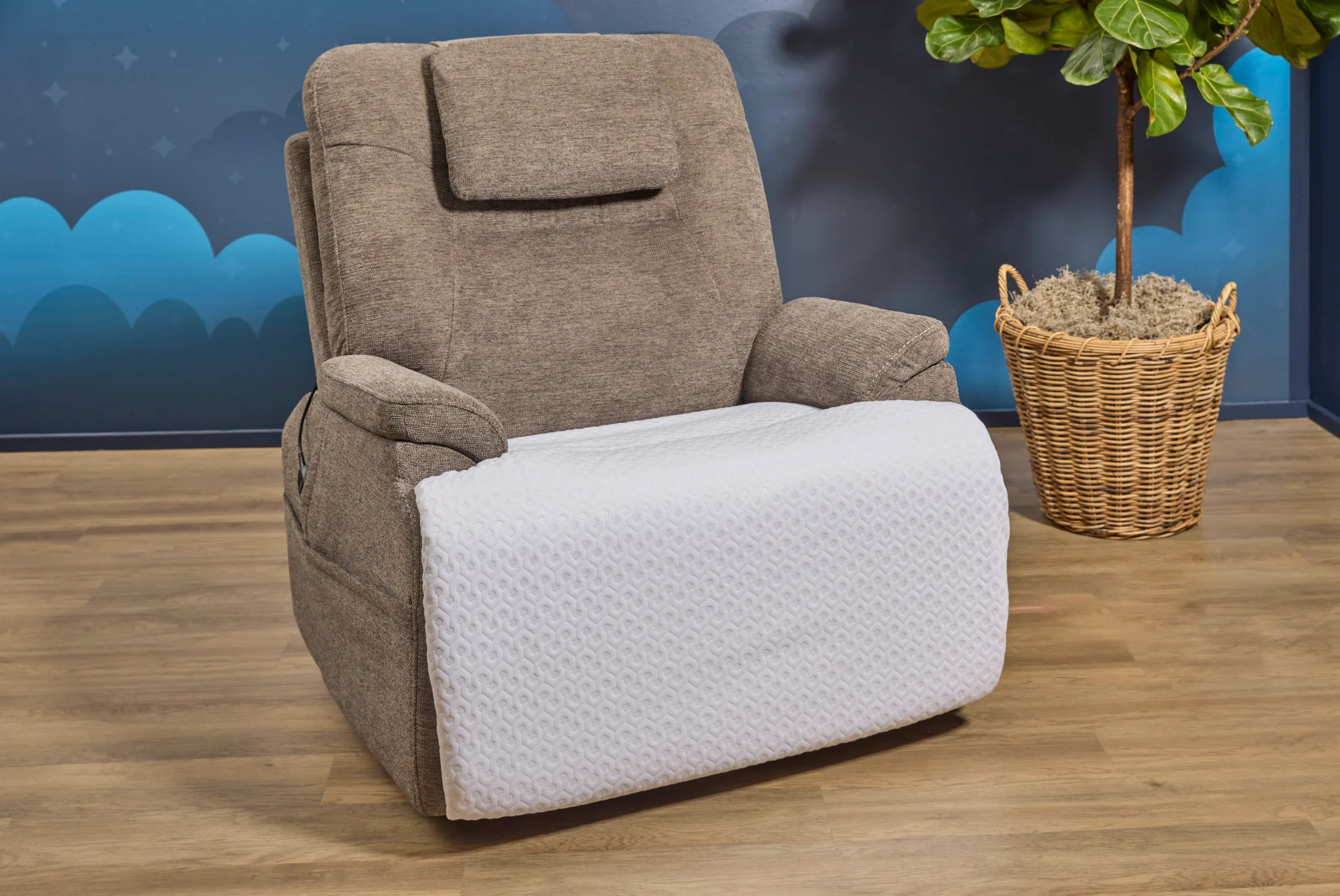 Lift Chairs | Hudson's Furniture + Mattress