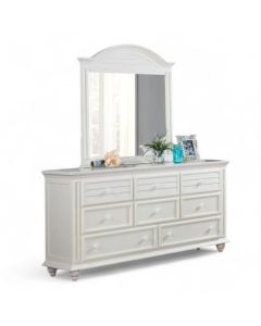 Madison Avenue Seaside White 8-Drawer Dresser