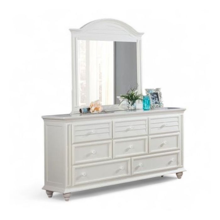 Madison Avenue Seaside White 8-Drawer Dresser | Hudson's Furniture