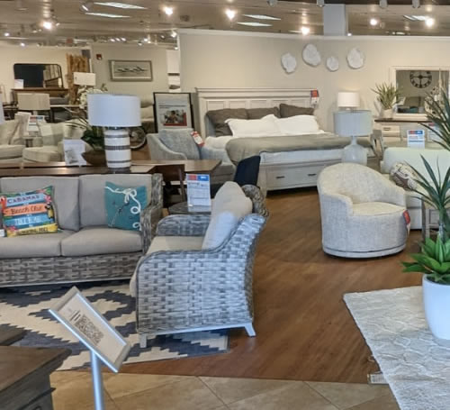 Hudson's Furniture Brandon FL showroom